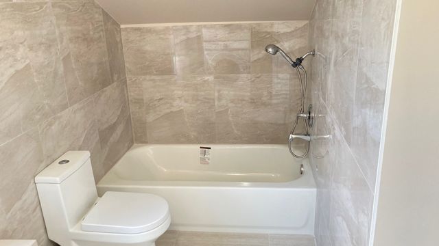 311 West Street 311, Geneva, IL 60134
