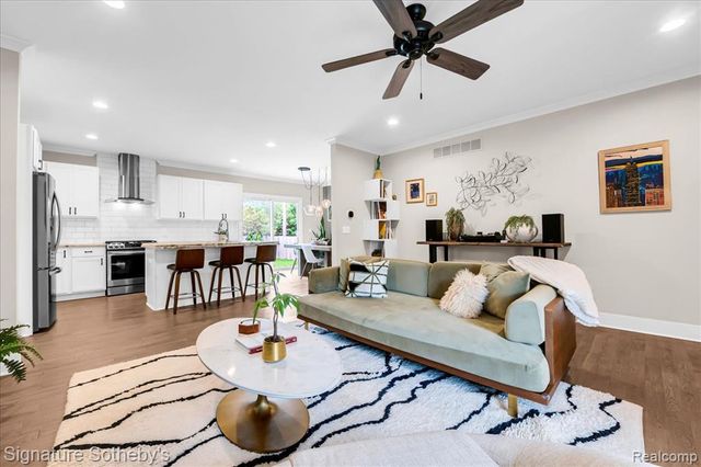 3210 Harvard Road, Royal Oak, MI 48073