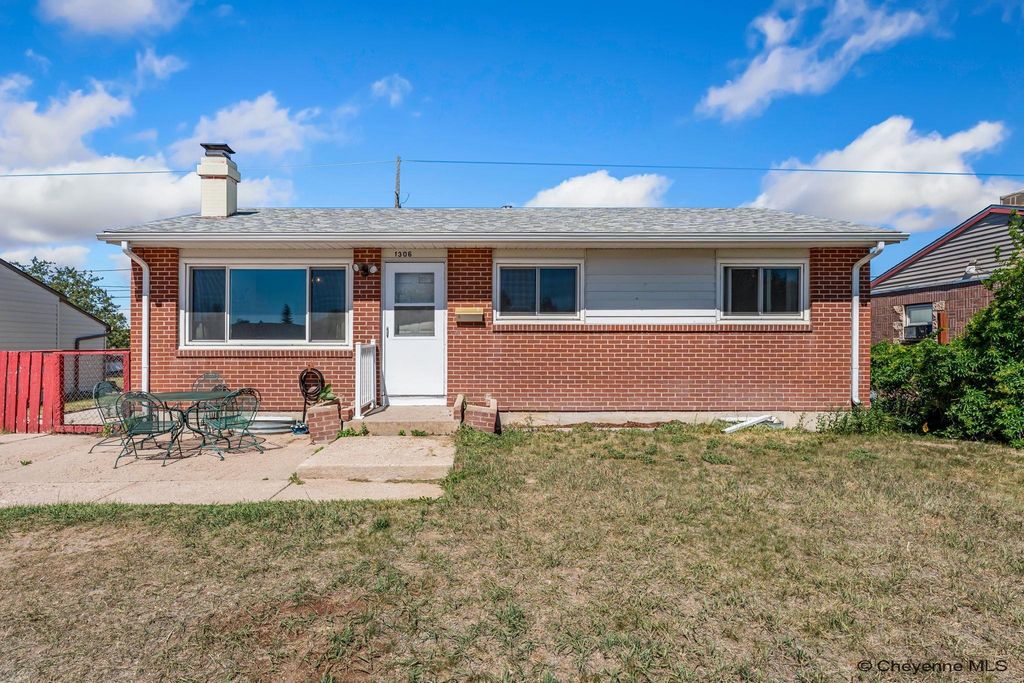 1306 S ARP AVE, Cheyenne, WY 82007