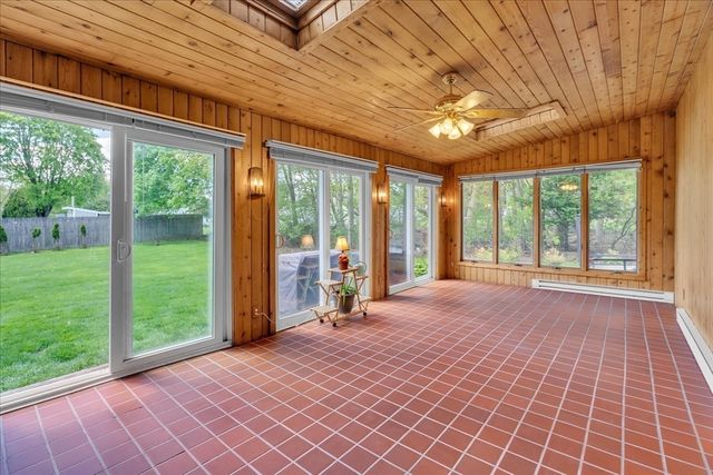 21 Edgewood Road, Seekonk, MA 02771