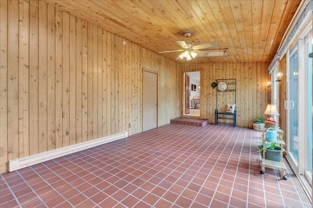 21 Edgewood Road, Seekonk, MA 02771