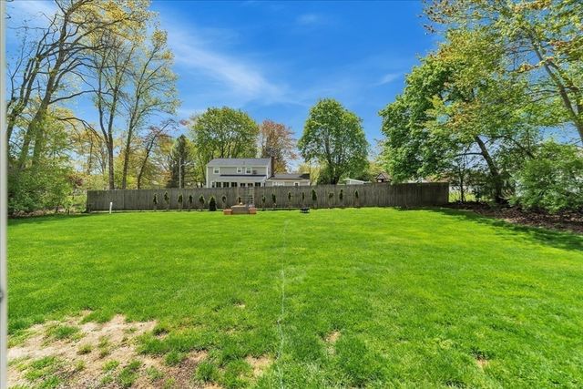 21 Edgewood Road, Seekonk, MA 02771