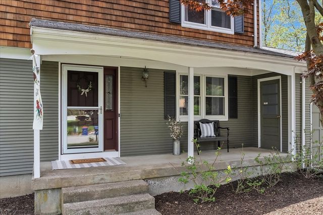 21 Edgewood Road, Seekonk, MA 02771