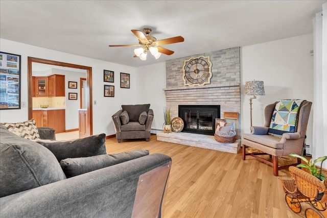 21 Edgewood Road, Seekonk, MA 02771