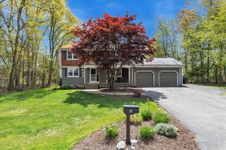 21 Edgewood Road, Seekonk, MA 02771