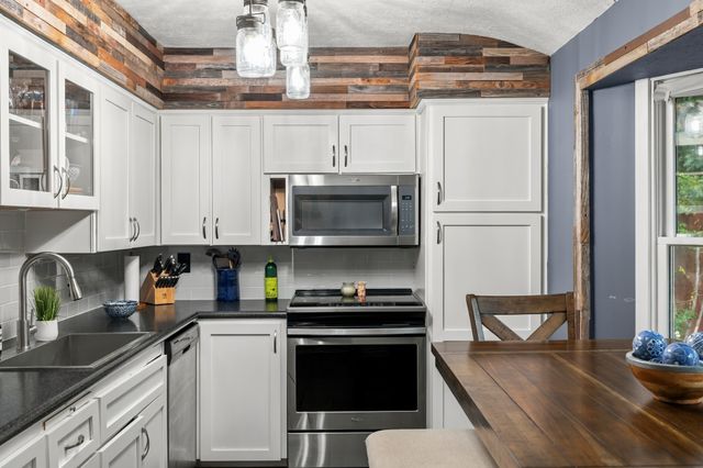 3913 65th Street, Urbandale, IA 50322