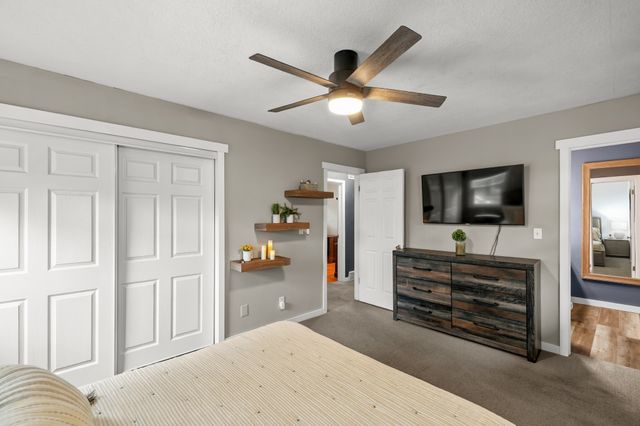 3913 65th Street, Urbandale, IA 50322