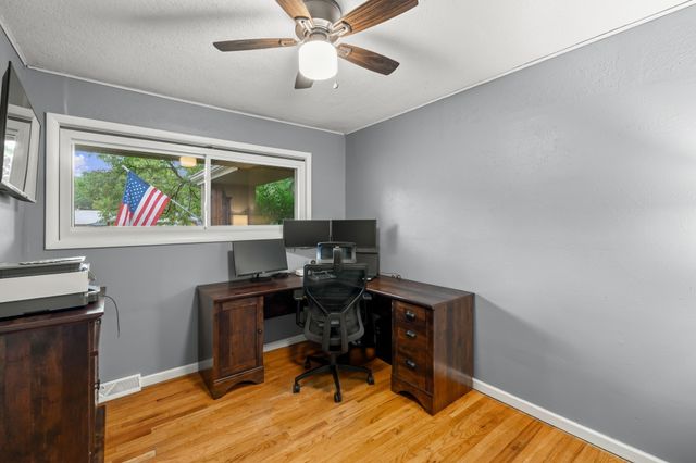 3913 65th Street, Urbandale, IA 50322