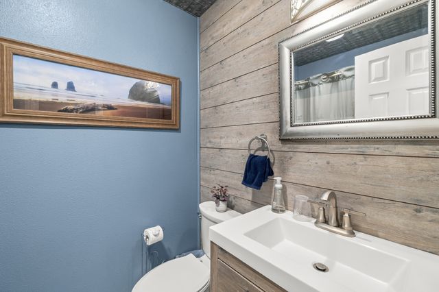 3913 65th Street, Urbandale, IA 50322