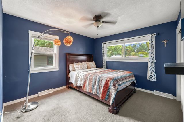 3913 65th Street, Urbandale, IA 50322
