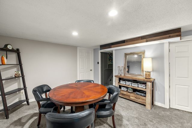 3913 65th Street, Urbandale, IA 50322