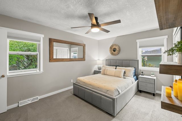 3913 65th Street, Urbandale, IA 50322