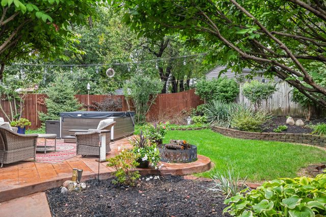 3913 65th Street, Urbandale, IA 50322