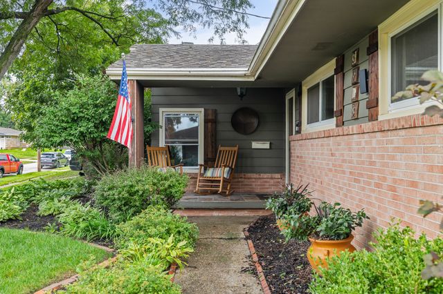 3913 65th Street, Urbandale, IA 50322