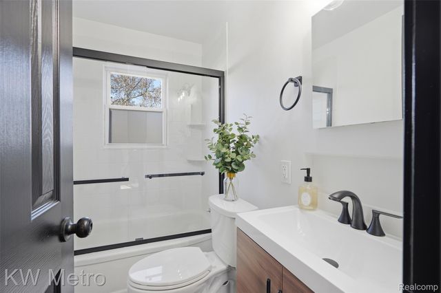 3273 Garden Avenue, Royal Oak, MI 48073