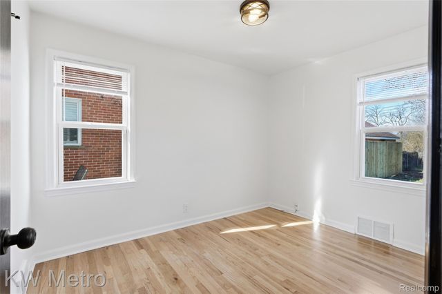 3273 Garden Avenue, Royal Oak, MI 48073