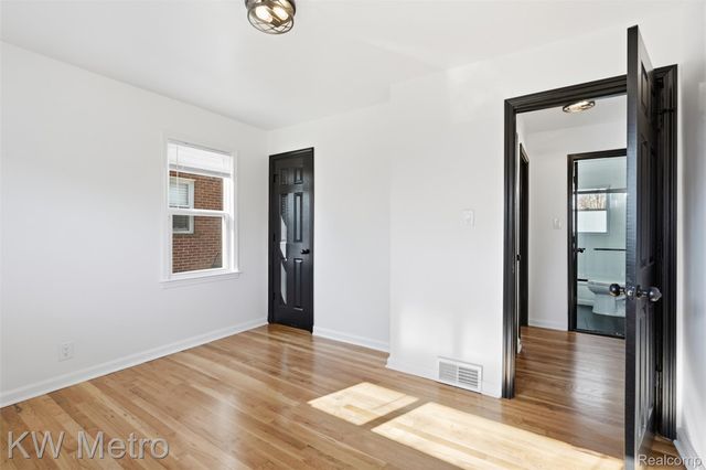 3273 Garden Avenue, Royal Oak, MI 48073