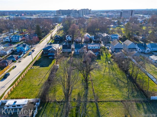 3273 Garden Avenue, Royal Oak, MI 48073