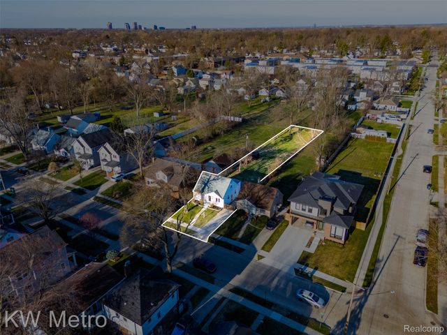 3273 Garden Avenue, Royal Oak, MI 48073