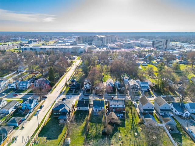 3273 Garden Avenue, Royal Oak, MI 48073