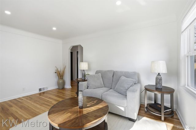 3273 Garden Avenue, Royal Oak, MI 48073