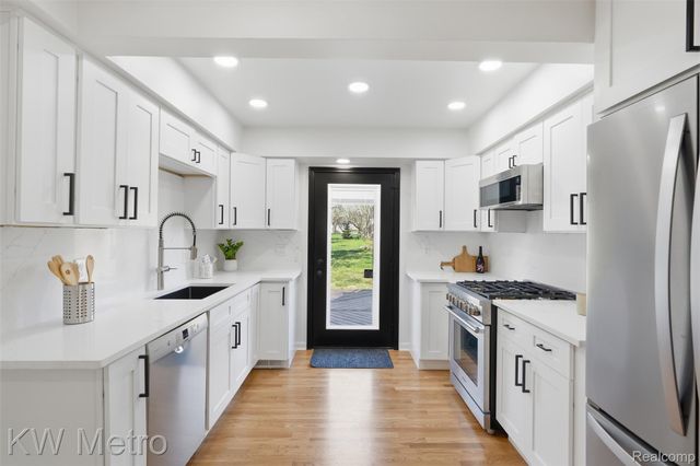 3273 Garden Avenue, Royal Oak, MI 48073