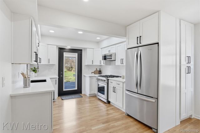 3273 Garden Avenue, Royal Oak, MI 48073