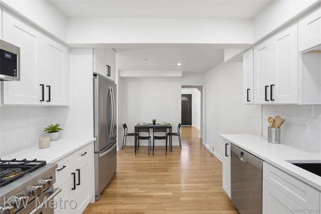 3273 Garden Avenue, Royal Oak, MI 48073