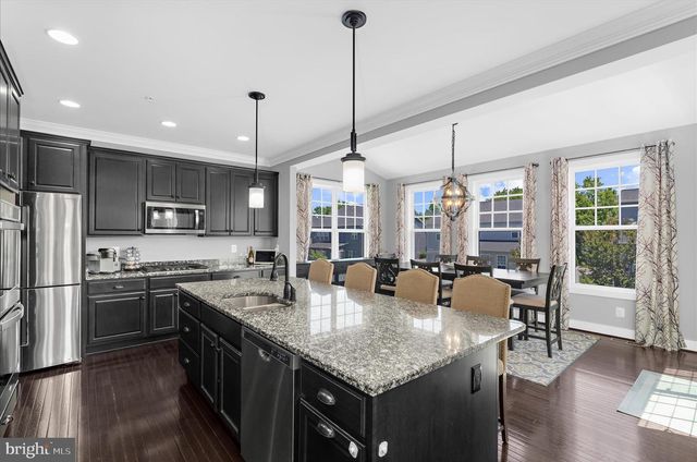8219 POWERS DR, Millersville, MD 21108