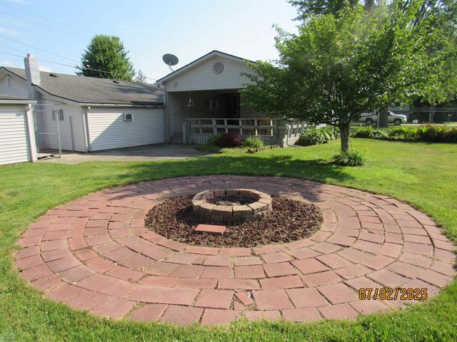 2566 Lewis Drive, Port Huron, MI 48060