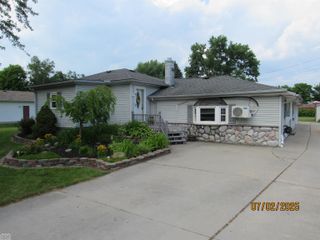 2566 Lewis Drive, Port Huron, MI 48060