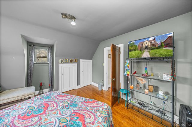15 Miami Road, Pontiac, MI 48341
