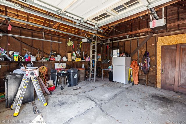15 Miami Road, Pontiac, MI 48341