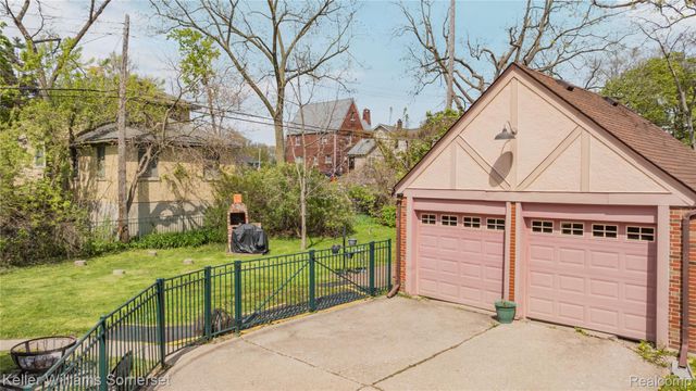 15 Miami Road, Pontiac, MI 48341