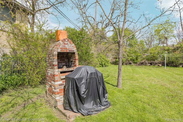 15 Miami Road, Pontiac, MI 48341