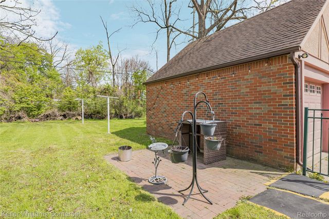 15 Miami Road, Pontiac, MI 48341