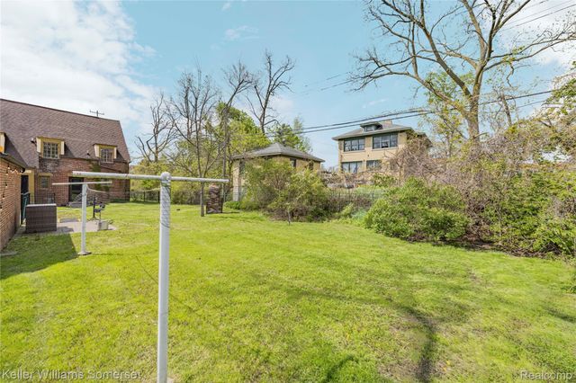 15 Miami Road, Pontiac, MI 48341