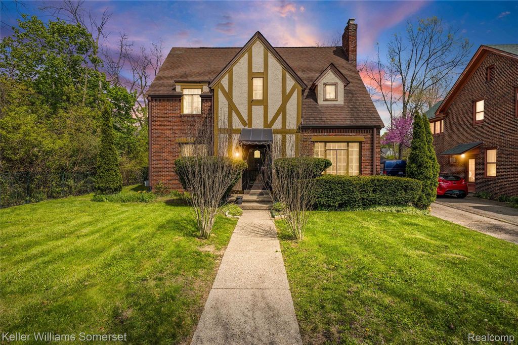 15 Miami Road, Pontiac, MI 48341