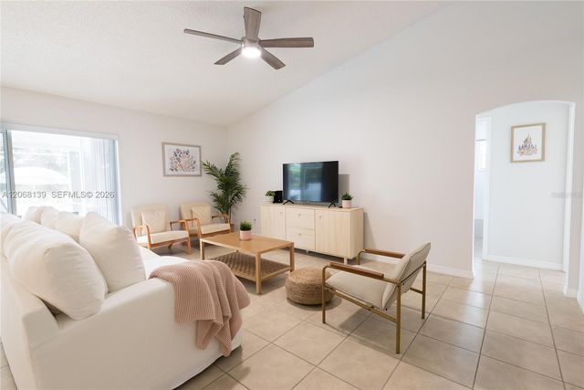1085 Indian Ridge Trail E, Kissimmee, FL 34747