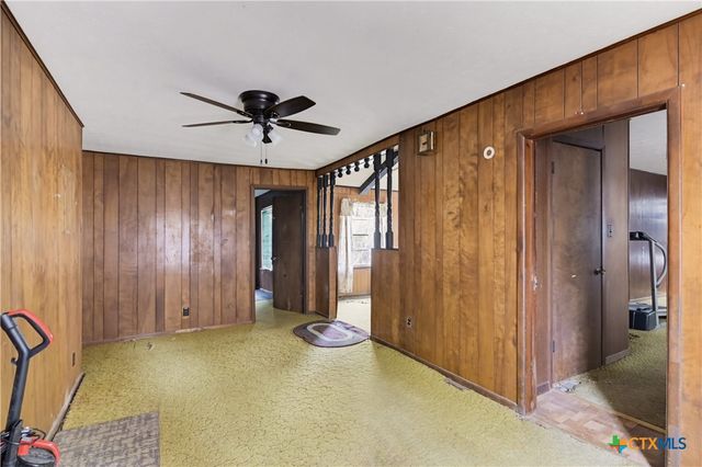 924 Lake Drive, Seguin, TX 78155