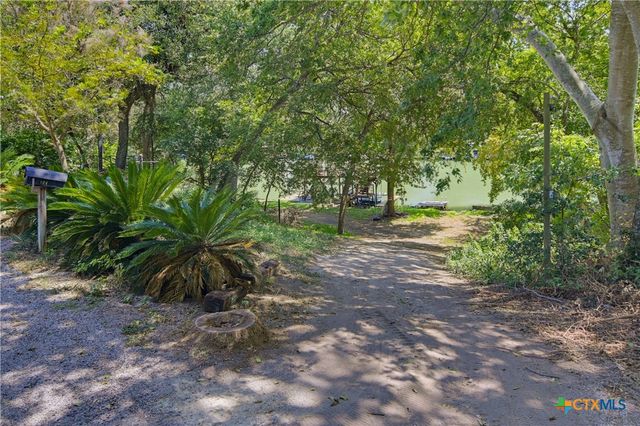 924 Lake Drive, Seguin, TX 78155