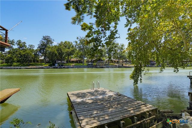 924 Lake Drive, Seguin, TX 78155