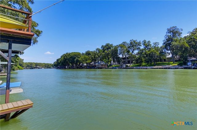 924 Lake Drive, Seguin, TX 78155