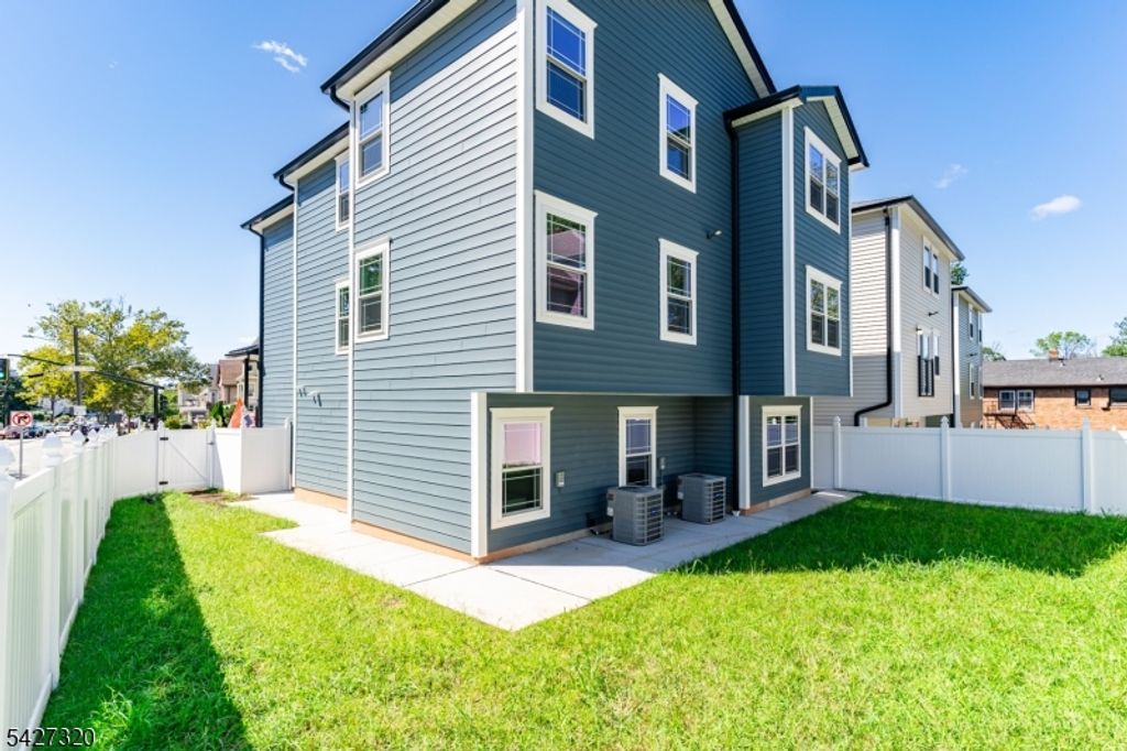 301 Chilton St, Elizabeth City, NJ 07208 — photo 3