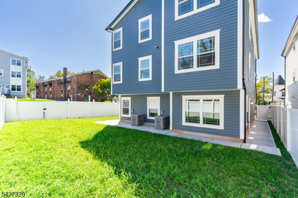 301 Chilton St, Elizabeth City, NJ 07208 — photo 4