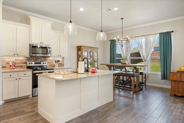 3018 Promenade Drive, Granbury, TX 76049