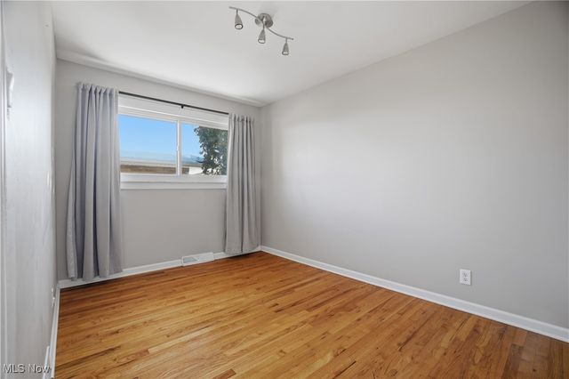 3255 Woodlawn Drive, Parma, OH 44134