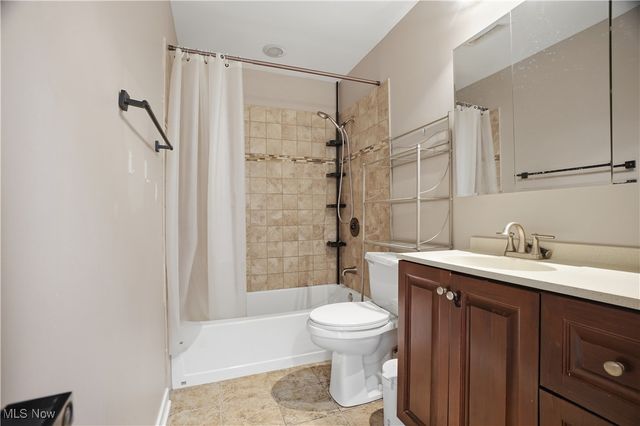 3255 Woodlawn Drive, Parma, OH 44134