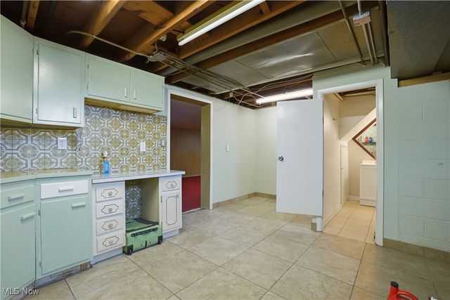 3255 Woodlawn Drive, Parma, OH 44134