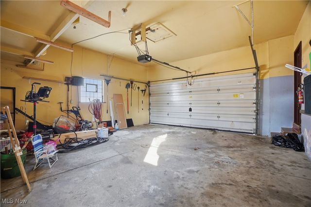 3255 Woodlawn Drive, Parma, OH 44134